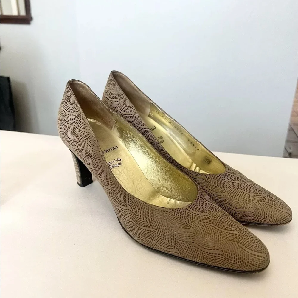 Bruno Magli leather heels 6 Preowned pumps‎